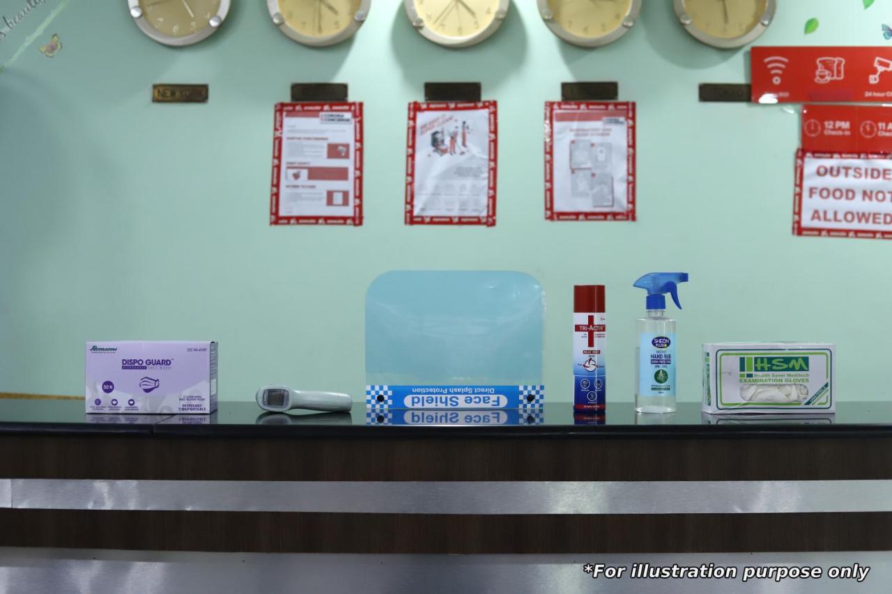 Oyo 74401 Aster Garden Suites Delhi  Buitenkant foto