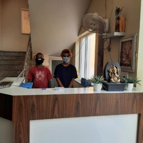 Oyo 74401 Aster Garden Suites Delhi  Buitenkant foto